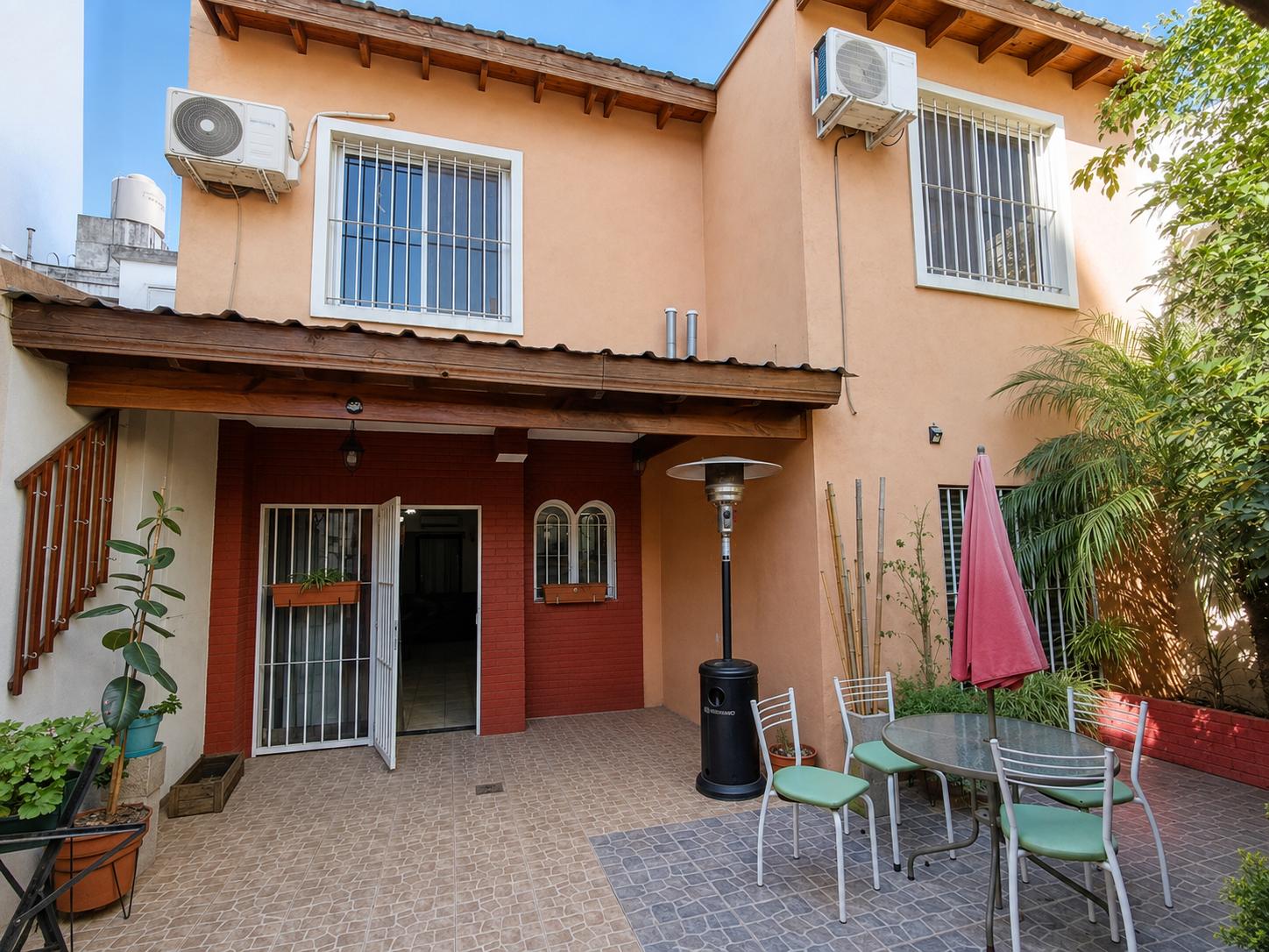PH DE 5 AMBIENTES CON PATIO Y QUINCHO – SIN EXPENSAS – VILLA DEL PARQUE — foto 1
